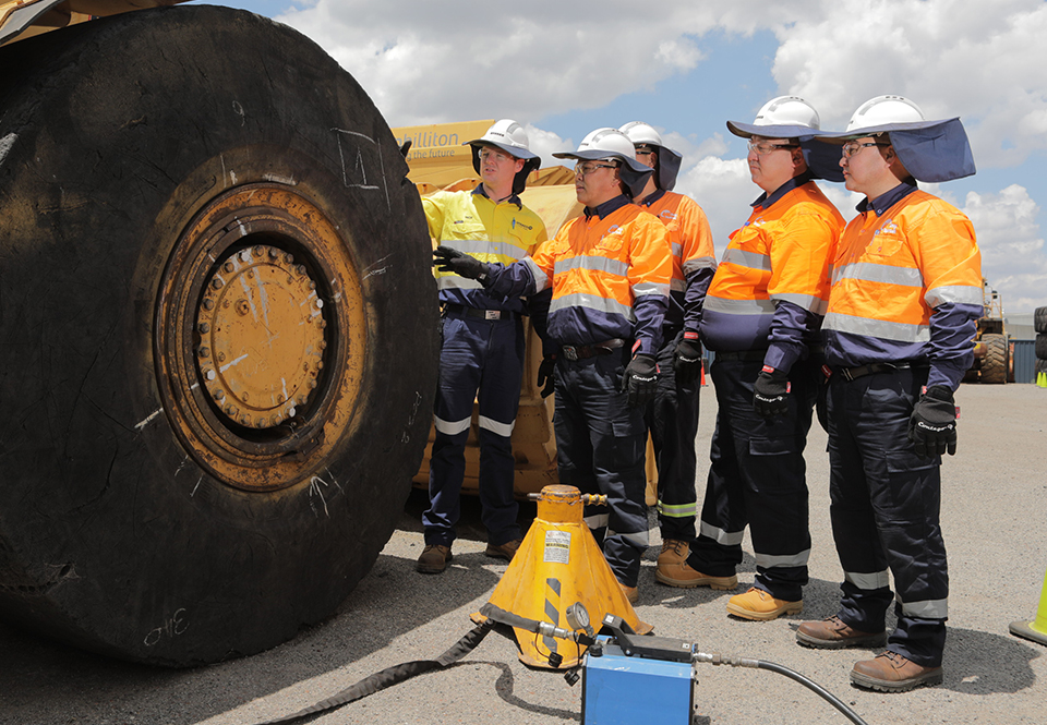 AUR21920 Certificate II in Automotive Tyre Servicing Technology – Customised courses